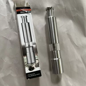 Molinillo de pimienta con botón pulsador y operación con una sola mano MG600A, acero mate, 6"